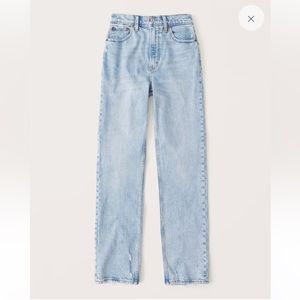 abercrombie and fitch the 90’s ultra high rise straight light wash 26s 2 short
